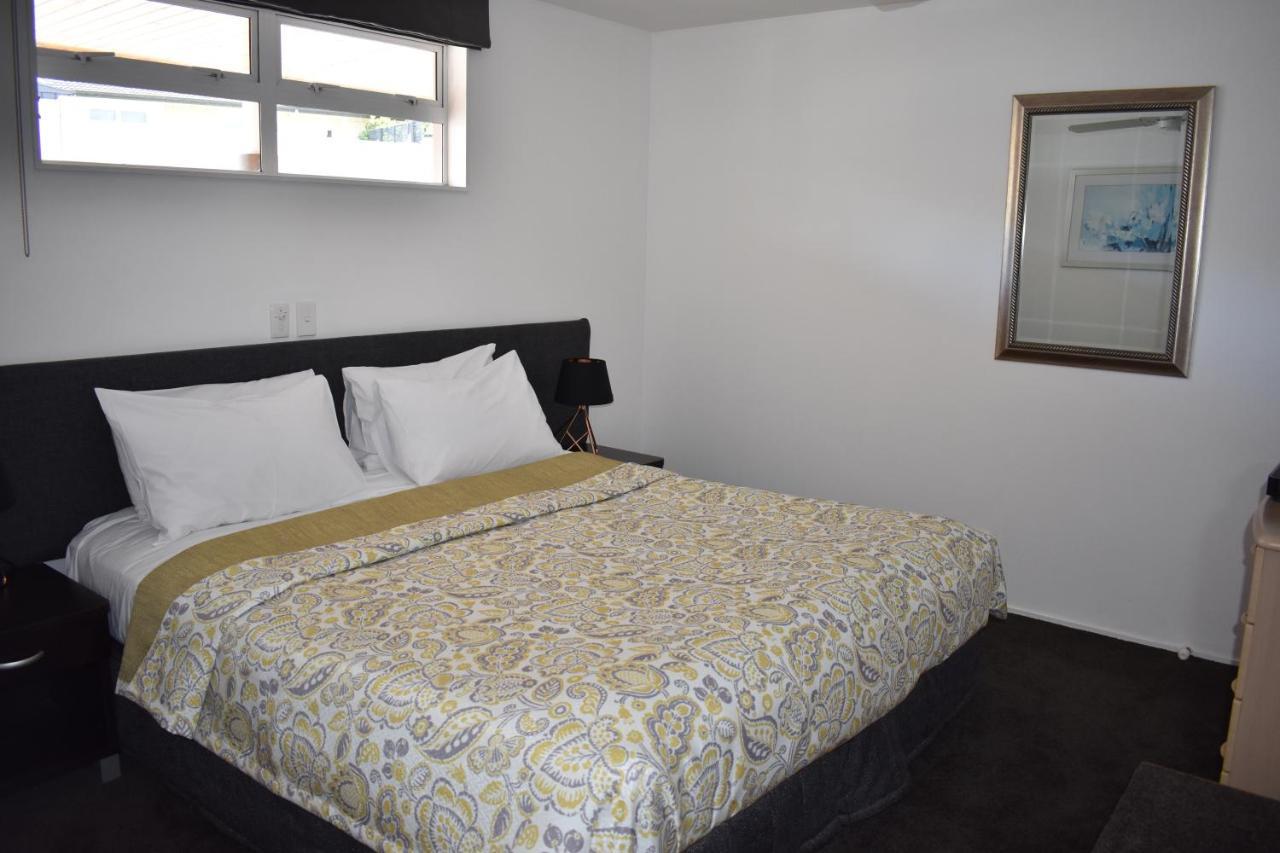 Baywatch Motor Inn Mount Maunganui Buitenkant foto